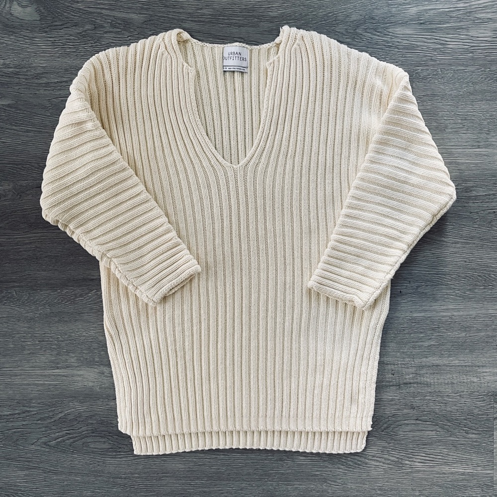 XS UO Palmer Deep V-Neck Tunic Sweater